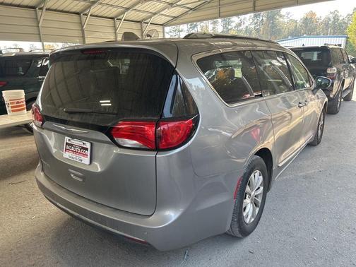2018 Chrysler Pacifica Touring-L