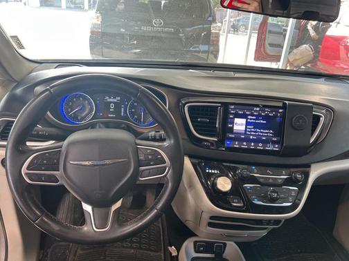 2018 Chrysler Pacifica Touring-L