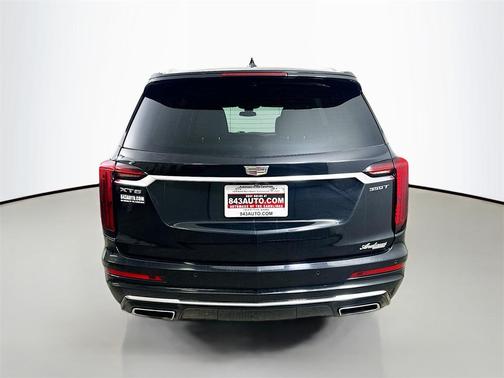 2021 Cadillac XT6 Luxury FWD