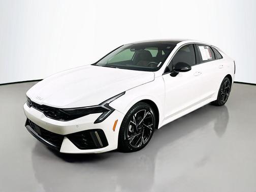 Snow White Pearl 2025 Kia K5 GT-Line