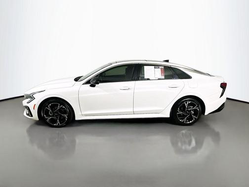 Snow White Pearl 2025 Kia K5 GT-Line