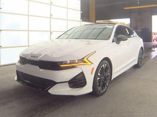 Glacial White Pearl 2022 Kia K5 GT-Line