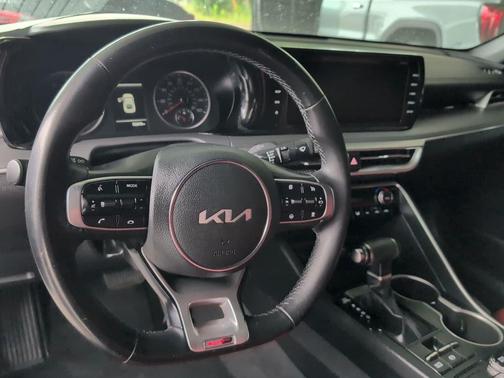 Glacial White Pearl 2022 Kia K5 GT-Line