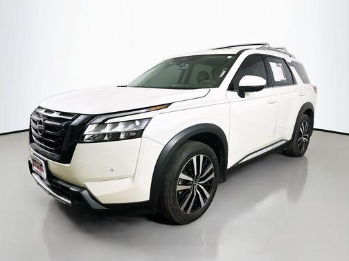 Pearl White Tricoat 2024 Nissan Pathfinder Platinum FWD