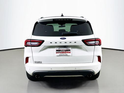 Star White Metallic Tri-Coat 2023 Ford Escape ST-Line