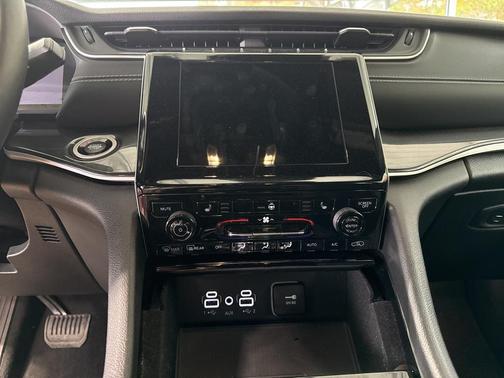 2022 Jeep Grand Cherokee Altitude