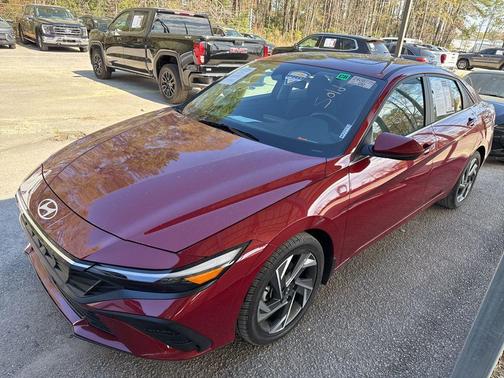 2024 Hyundai ELANTRA SEL