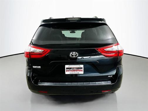 2020 Toyota Sienna XLE