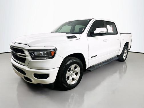 Bright White Clearcoat 2022 RAM 1500 Big Horn/Lone Star