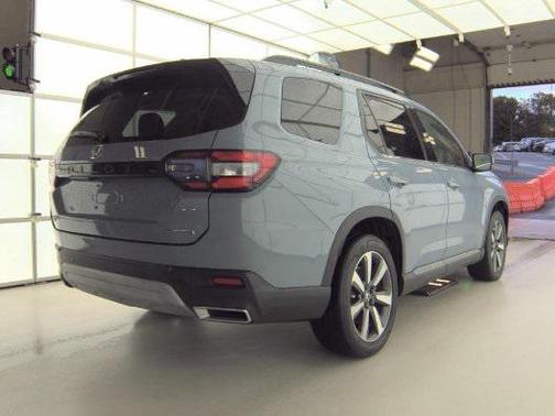 2023 Honda Pilot Touring 8-Passenger