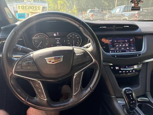 2022 Cadillac XT5 Premium Luxury