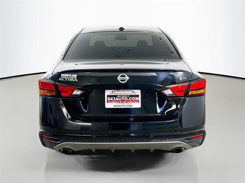 2022 Nissan Altima SR FWD