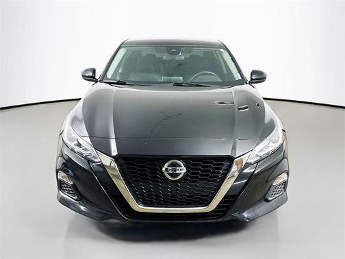 2022 Nissan Altima SR FWD