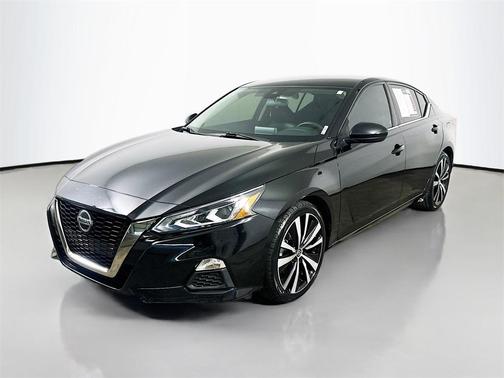 2022 Nissan Altima SR FWD