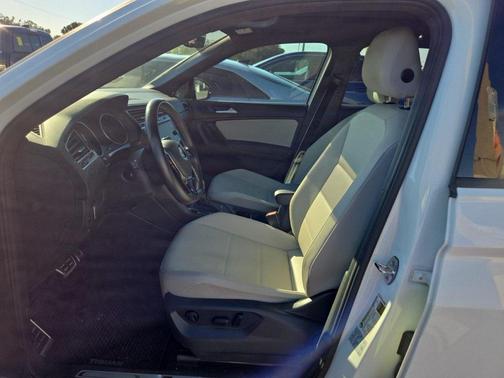 2021 Volkswagen Tiguan 2.0T SE R-Line Black