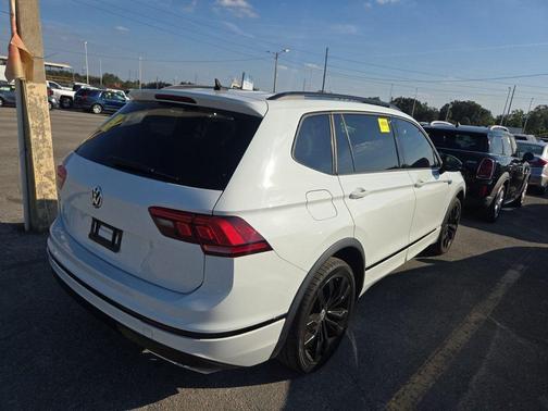 2021 Volkswagen Tiguan 2.0T SE R-Line Black