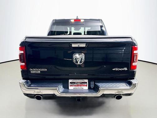 Diamond Black Crystal Pearlcoat 2021 RAM 1500 Laramie