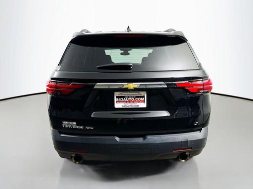 Mosaic Black Metallic 2022 Chevrolet Traverse LT Cloth