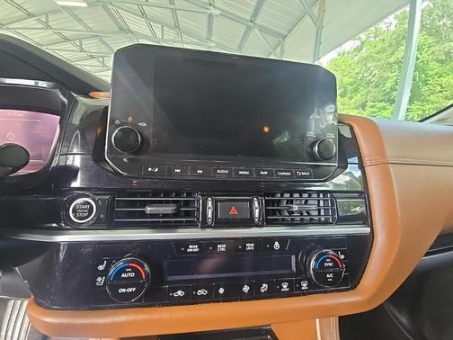 2022 Nissan Pathfinder Platinum 2WD