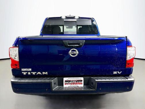 2022 Nissan Titan SV
