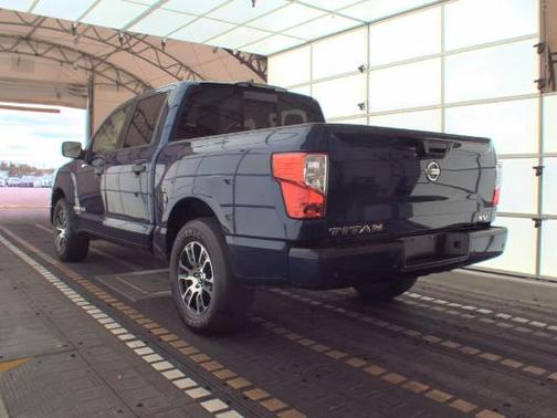 2022 Nissan Titan SV