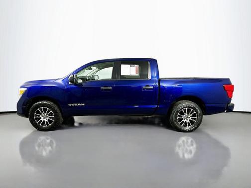 2022 Nissan Titan SV