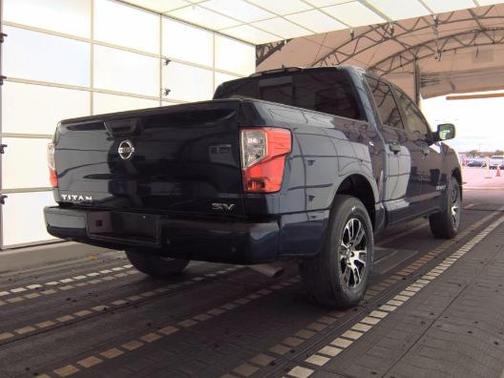 2022 Nissan Titan SV