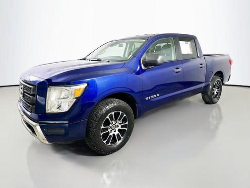 2022 Nissan Titan SV