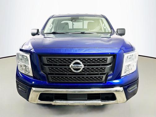 2022 Nissan Titan SV