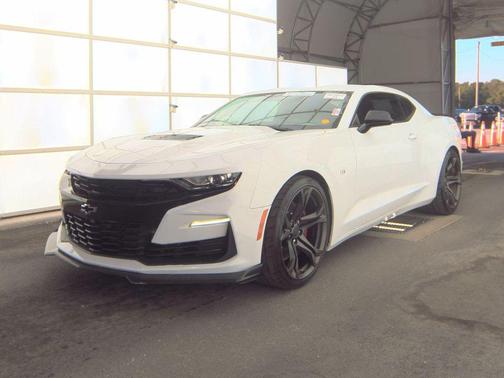 Summit White 2019 Chevrolet Camaro 1SS