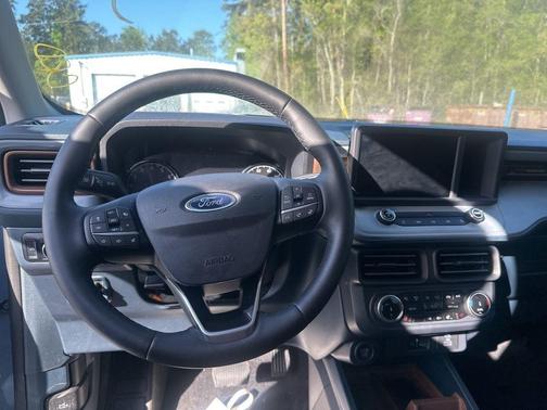 Azure Gray Metallic Tri-Coat 2024 Ford Maverick Lariat