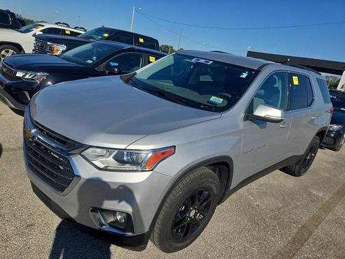 2021 Chevrolet Traverse LT Cloth