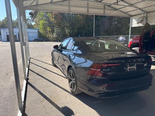 2024 Volvo S60 B5 Core Dark Theme