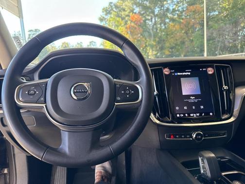 2024 Volvo S60 B5 Core Dark Theme