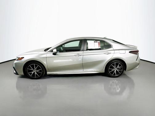 Celestial Silver Metallic 2021 Toyota Camry SE