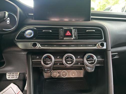 2022 Genesis G70 3.3T RWD