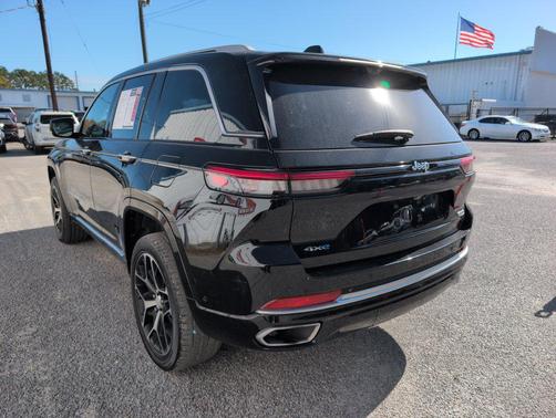 Diamond Black Crystal Pearlcoat 2023 Jeep Grand Cherokee 4xe Summit Reserve