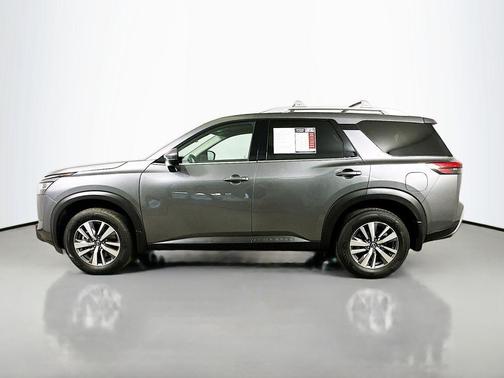Gun Metallic 2024 Nissan Pathfinder SL FWD