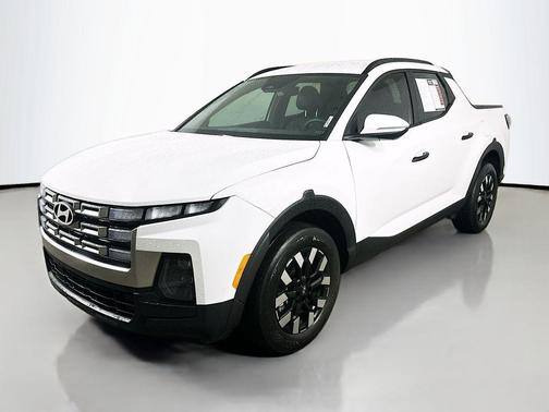 Atlas White 2025 Hyundai SANTA CRUZ SEL