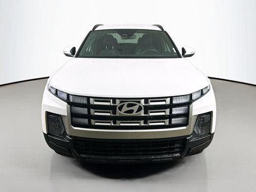 Atlas White 2025 Hyundai SANTA CRUZ SEL