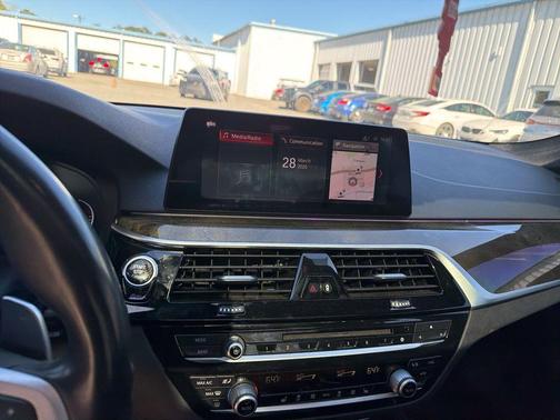 Carbon Black Metallic 2019 BMW 540 540i