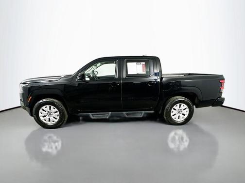 Super Black 2022 Nissan Frontier SV