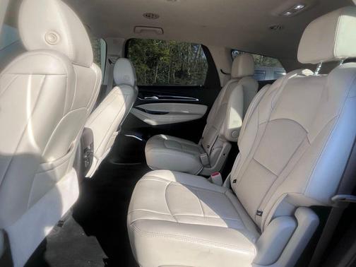 2023 Buick Enclave Essence FWD