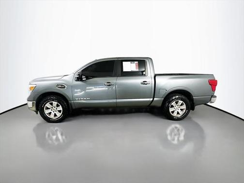 2017 Nissan Titan SV