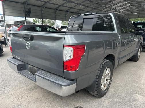 2017 Nissan Titan SV