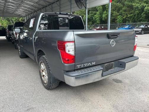 2017 Nissan Titan SV