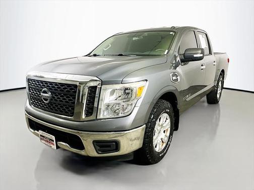 2017 Nissan Titan SV