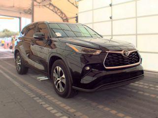 Midnight Black Metallic 2023 Toyota Highlander XLE