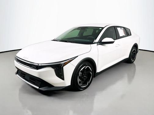 Snow White Pearl 2025 Kia K4 EX