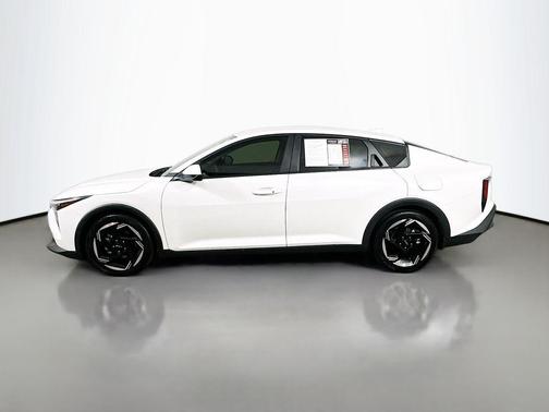 Snow White Pearl 2025 Kia K4 EX